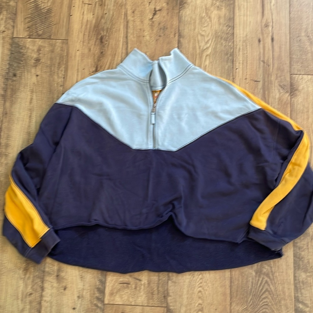 Fp movement by free people 1/2 zip sweatshirt. Women’s size XL.